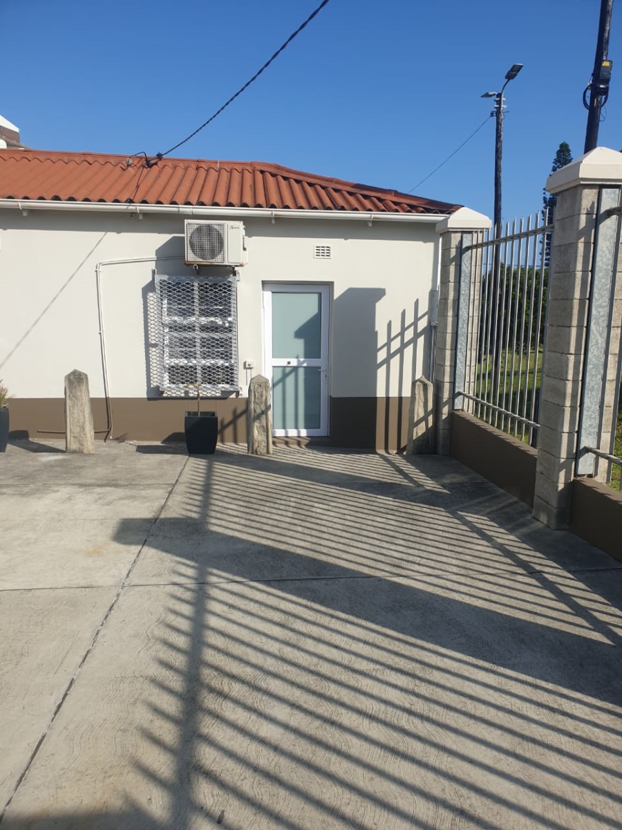 9 Bedroom Property for Sale in Greenfields Eastern Cape